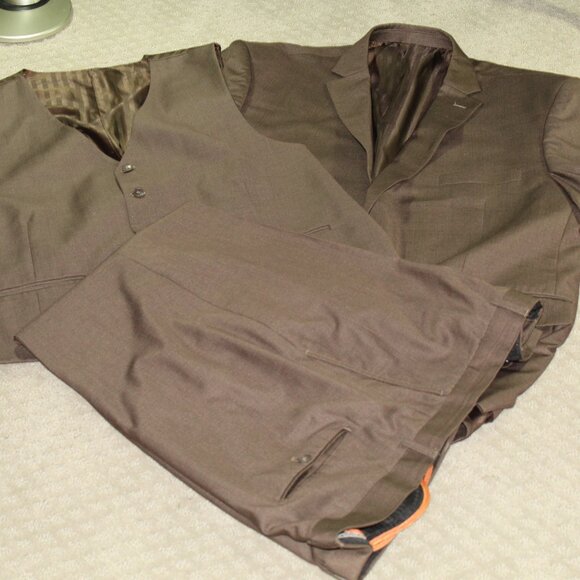 Bocaccio Men´s 54R 46x28 3-piece Brown Polyester Rayon...